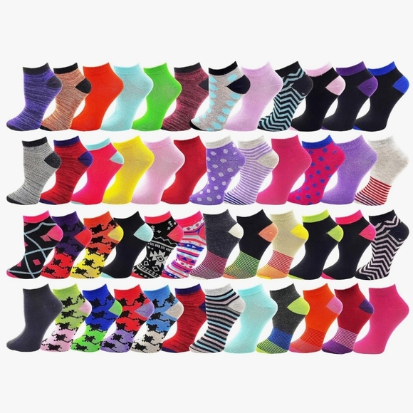 Accessories - Colorful Ankle Socks - 1 Pair & A Mini Troll Too